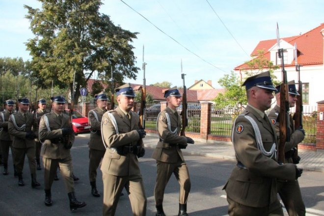 Pogrzeb żołnierzy wyklętych w Ostrołęce [29.09.2016] - zdjęcie #87 - eOstroleka.pl