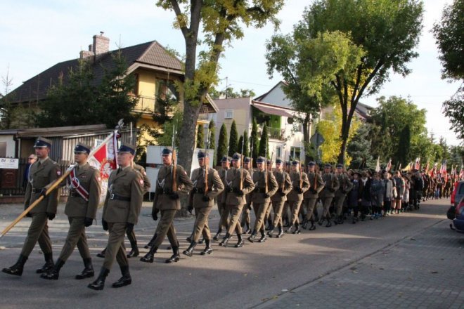 Pogrzeb żołnierzy wyklętych w Ostrołęce [29.09.2016] - zdjęcie #90 - eOstroleka.pl