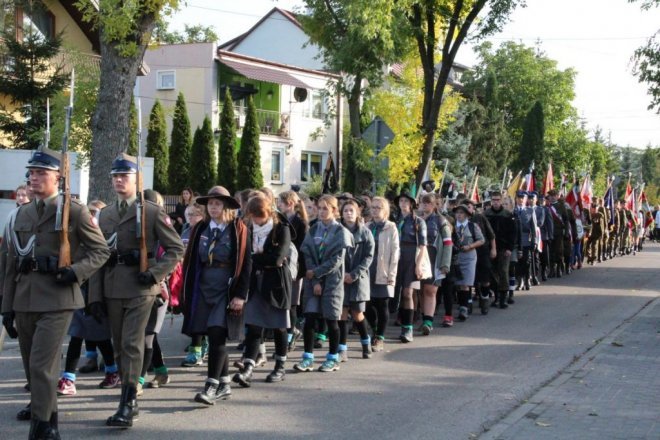 Pogrzeb żołnierzy wyklętych w Ostrołęce [29.09.2016] - zdjęcie #91 - eOstroleka.pl