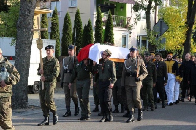Pogrzeb żołnierzy wyklętych w Ostrołęce [29.09.2016] - zdjęcie #108 - eOstroleka.pl