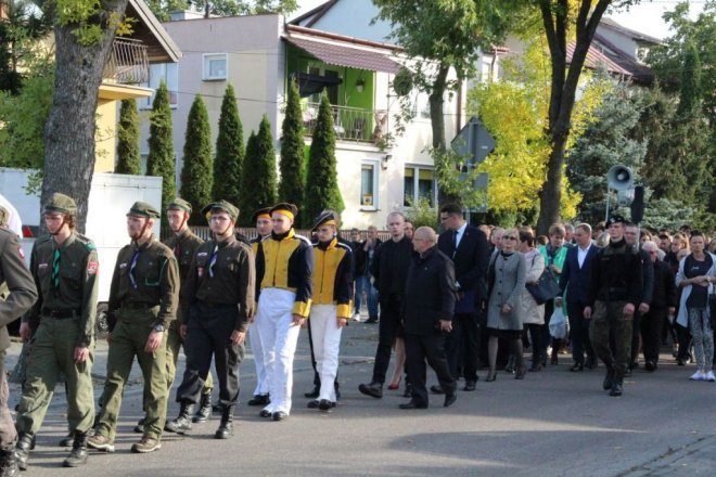 Pogrzeb żołnierzy wyklętych w Ostrołęce [29.09.2016] - zdjęcie #109 - eOstroleka.pl