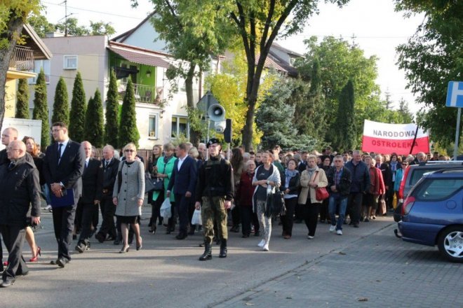 Pogrzeb żołnierzy wyklętych w Ostrołęce [29.09.2016] - zdjęcie #110 - eOstroleka.pl