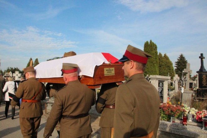 Pogrzeb żołnierzy wyklętych w Ostrołęce [29.09.2016] - zdjęcie #112 - eOstroleka.pl
