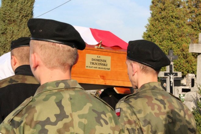 Pogrzeb żołnierzy wyklętych w Ostrołęce [29.09.2016] - zdjęcie #114 - eOstroleka.pl