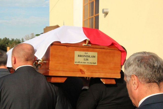 Pogrzeb żołnierzy wyklętych w Ostrołęce [29.09.2016] - zdjęcie #115 - eOstroleka.pl