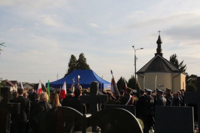 Pogrzeb żołnierzy wyklętych w Ostrołęce [29.09.2016] - zdjęcie #34 - eOstroleka.pl