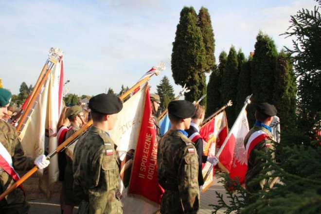 Pogrzeb żołnierzy wyklętych w Ostrołęce [29.09.2016] - zdjęcie #33 - eOstroleka.pl
