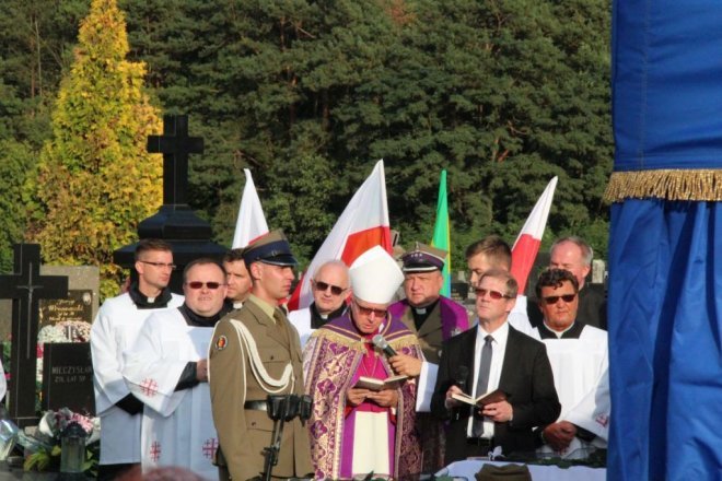 Pogrzeb żołnierzy wyklętych w Ostrołęce [29.09.2016] - zdjęcie #26 - eOstroleka.pl