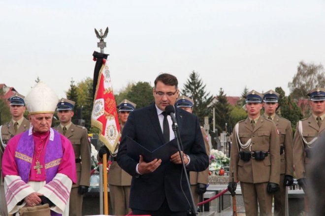 Pogrzeb żołnierzy wyklętych w Ostrołęce [29.09.2016] - zdjęcie #22 - eOstroleka.pl