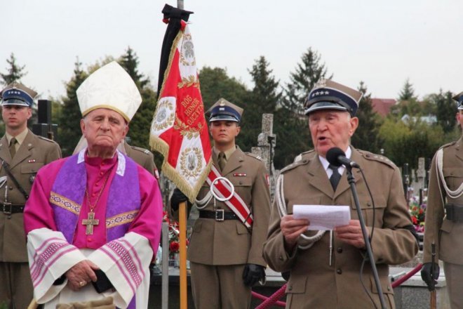 Pogrzeb żołnierzy wyklętych w Ostrołęce [29.09.2016] - zdjęcie #21 - eOstroleka.pl
