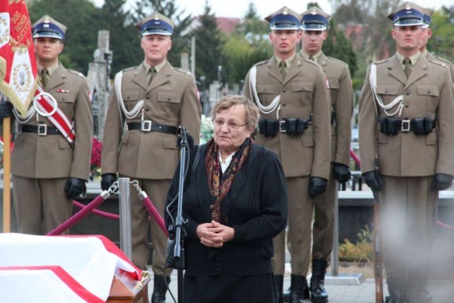 Pogrzeb żołnierzy wyklętych w Ostrołęce [29.09.2016] - zdjęcie #20 - eOstroleka.pl