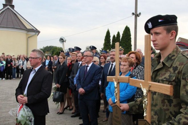 Pogrzeb żołnierzy wyklętych w Ostrołęce [29.09.2016] - zdjęcie #12 - eOstroleka.pl