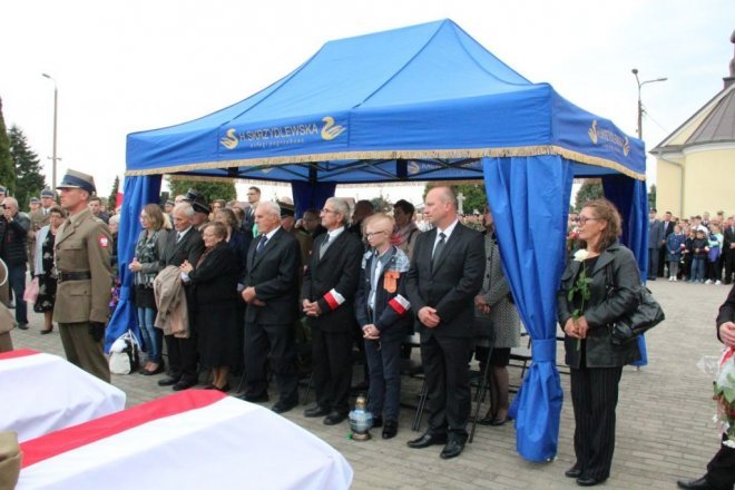 Pogrzeb żołnierzy wyklętych w Ostrołęce [29.09.2016] - zdjęcie #11 - eOstroleka.pl