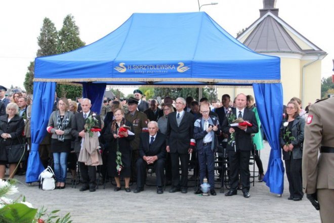 Pogrzeb żołnierzy wyklętych w Ostrołęce [29.09.2016] - zdjęcie #2 - eOstroleka.pl