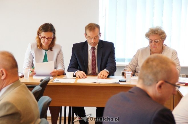 XXV sesja Rady Powiatu w Ostrołęce [29.09.2016] - zdjęcie #2 - eOstroleka.pl