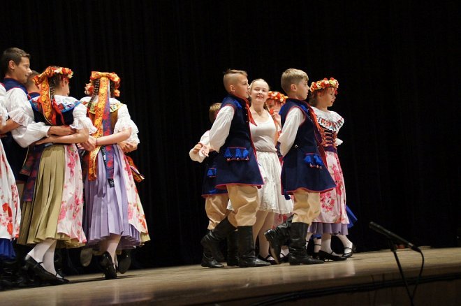 Koncert Jubileuszowy z okazji 50-lecia Zespołu Pieśni i Tańca Kurpie [30.09.2016] - zdjęcie #55 - eOstroleka.pl