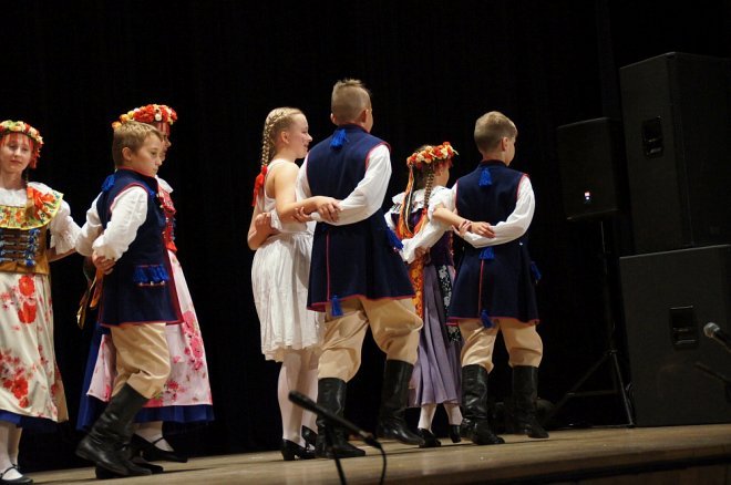 Koncert Jubileuszowy z okazji 50-lecia Zespołu Pieśni i Tańca Kurpie [30.09.2016] - zdjęcie #54 - eOstroleka.pl