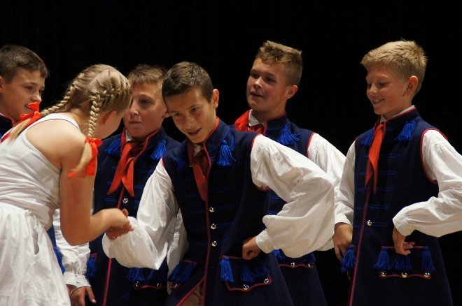 Koncert Jubileuszowy z okazji 50-lecia Zespołu Pieśni i Tańca Kurpie [30.09.2016] - zdjęcie #50 - eOstroleka.pl