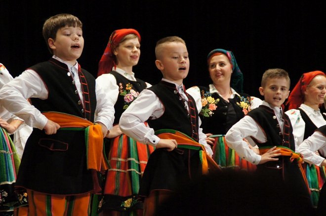 Koncert Jubileuszowy z okazji 50-lecia Zespołu Pieśni i Tańca Kurpie [30.09.2016] - zdjęcie #24 - eOstroleka.pl