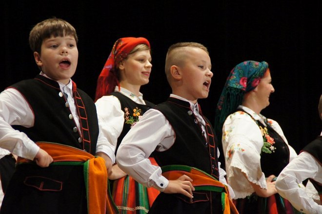 Koncert Jubileuszowy z okazji 50-lecia Zespołu Pieśni i Tańca Kurpie [30.09.2016] - zdjęcie #23 - eOstroleka.pl