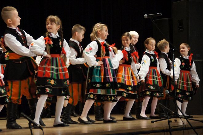 Koncert Jubileuszowy z okazji 50-lecia Zespołu Pieśni i Tańca Kurpie [30.09.2016] - zdjęcie #17 - eOstroleka.pl