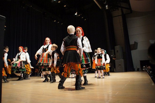Koncert Jubileuszowy z okazji 50-lecia Zespołu Pieśni i Tańca Kurpie [30.09.2016] - zdjęcie #14 - eOstroleka.pl
