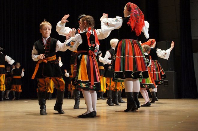 Koncert Jubileuszowy z okazji 50-lecia Zespołu Pieśni i Tańca Kurpie [30.09.2016] - zdjęcie #8 - eOstroleka.pl