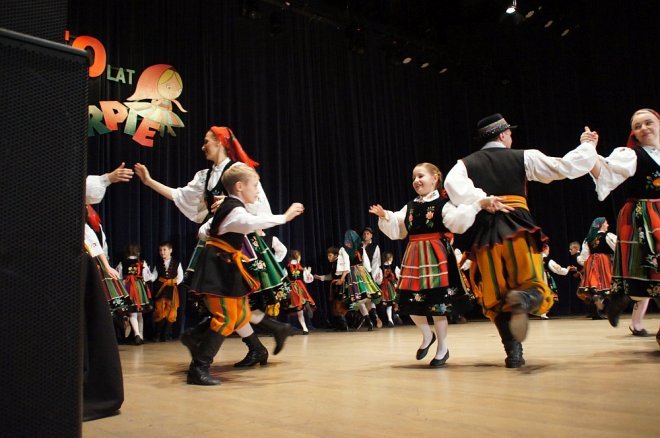 Koncert Jubileuszowy z okazji 50-lecia Zespołu Pieśni i Tańca Kurpie [30.09.2016] - zdjęcie #7 - eOstroleka.pl