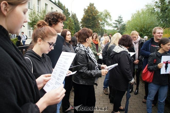 Ogólnopolski Strajk Kobiet w Ostrołęce [03.10.2016] - zdjęcie #32 - eOstroleka.pl