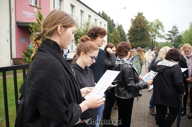 Ogólnopolski Strajk Kobiet w Ostrołęce [03.10.2016] - zdjęcie #33 - eOstroleka.pl