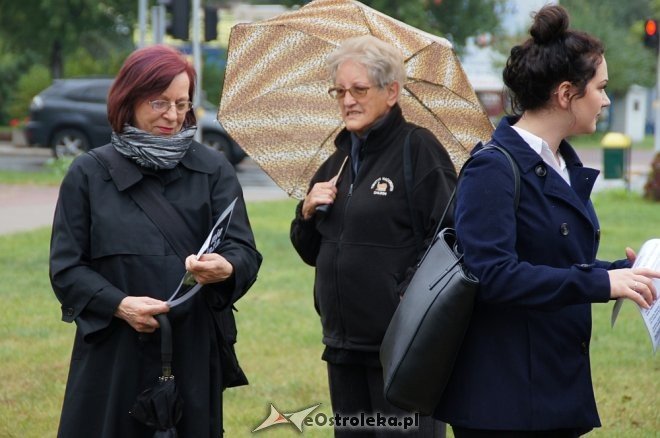 Ogólnopolski Strajk Kobiet w Ostrołęce [03.10.2016] - zdjęcie #36 - eOstroleka.pl