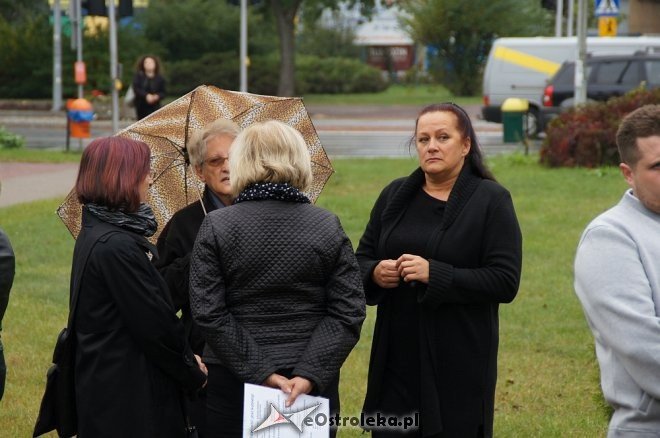 Ogólnopolski Strajk Kobiet w Ostrołęce [03.10.2016] - zdjęcie #46 - eOstroleka.pl