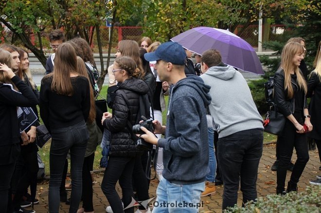 Ogólnopolski Strajk Kobiet w Ostrołęce [03.10.2016] - zdjęcie #45 - eOstroleka.pl