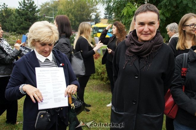 Ogólnopolski Strajk Kobiet w Ostrołęce [03.10.2016] - zdjęcie #29 - eOstroleka.pl
