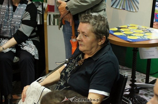 KOD i „Czary Protest” w Ostrołęce [ZDJĘCIA] - zdjęcie #19 - eOstroleka.pl