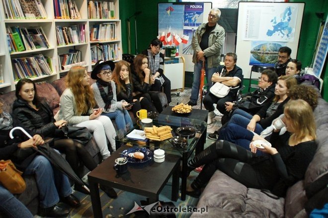 KOD i „Czary Protest” w Ostrołęce [ZDJĘCIA] - zdjęcie #3 - eOstroleka.pl