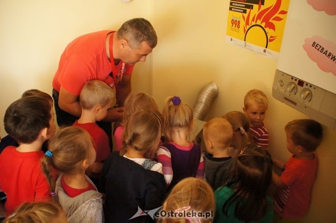 Przedszkolaki z Krainy Misiów z wizytą u ostrołęckich strażaków [04.10.2016] - zdjęcie #37 - eOstroleka.pl