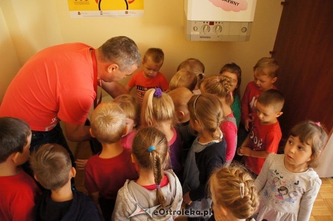 Przedszkolaki z Krainy Misiów z wizytą u ostrołęckich strażaków [04.10.2016] - zdjęcie #38 - eOstroleka.pl