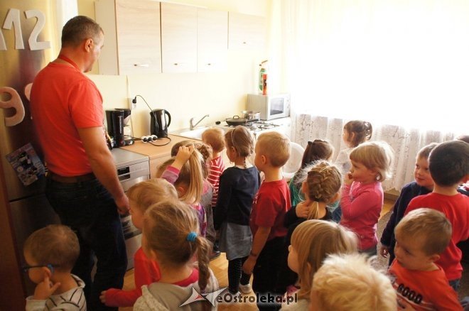 Przedszkolaki z Krainy Misiów z wizytą u ostrołęckich strażaków [04.10.2016] - zdjęcie #41 - eOstroleka.pl