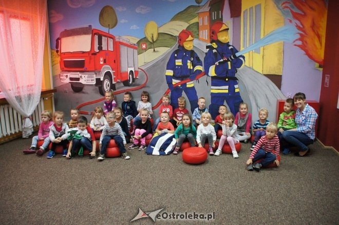 Przedszkolaki z Krainy Misiów z wizytą u ostrołęckich strażaków [04.10.2016] - zdjęcie #48 - eOstroleka.pl