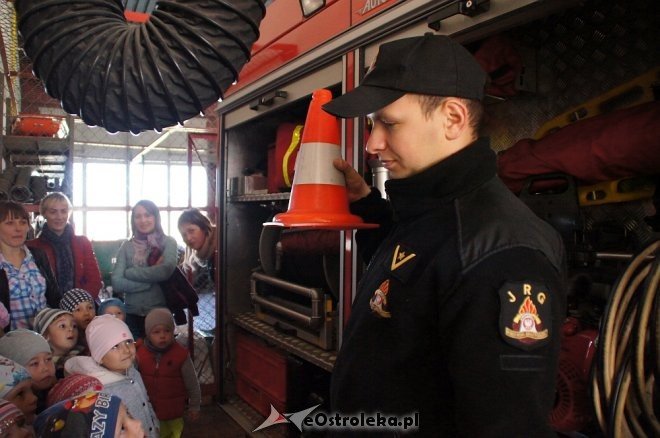 Przedszkolaki z Krainy Misiów z wizytą u ostrołęckich strażaków [04.10.2016] - zdjęcie #63 - eOstroleka.pl