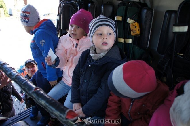 Przedszkolaki z Krainy Misiów z wizytą u ostrołęckich strażaków [04.10.2016] - zdjęcie #99 - eOstroleka.pl