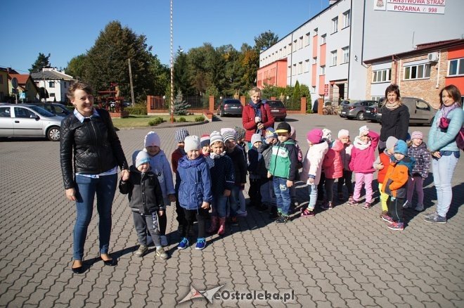 Przedszkolaki z Krainy Misiów z wizytą u ostrołęckich strażaków [04.10.2016] - zdjęcie #106 - eOstroleka.pl