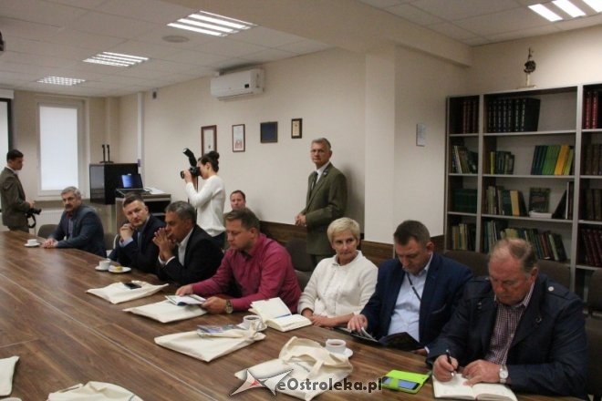 Wyjazdowe posiedzenie komisji kultury w ostrołęckim Nadleśnictwie [06.10.2016] - zdjęcie #6 - eOstroleka.pl