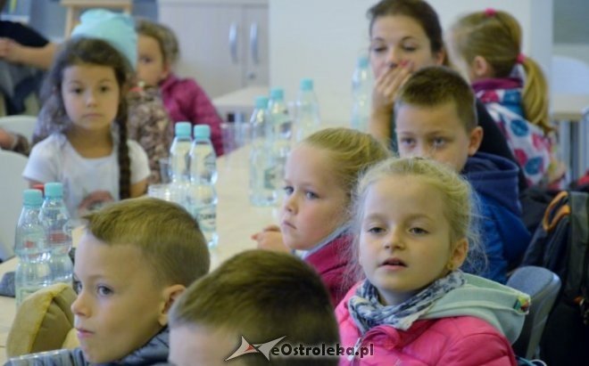 Lekcja z policjantem w MZK Ostrołęka [07.10.2016] - zdjęcie #45 - eOstroleka.pl