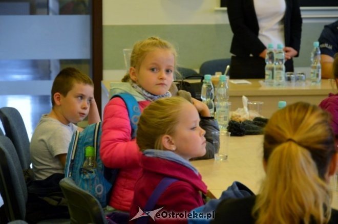 Lekcja z policjantem w MZK Ostrołęka [07.10.2016] - zdjęcie #32 - eOstroleka.pl