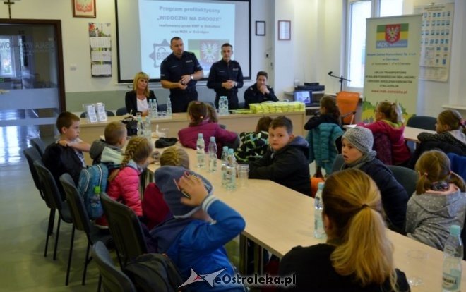 Lekcja z policjantem w MZK Ostrołęka [07.10.2016] - zdjęcie #29 - eOstroleka.pl