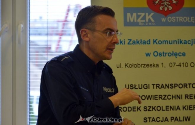 Lekcja z policjantem w MZK Ostrołęka [07.10.2016] - zdjęcie #23 - eOstroleka.pl