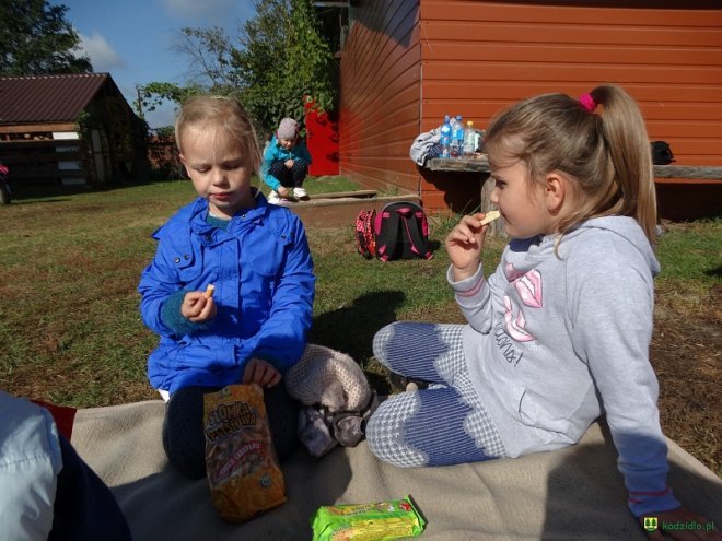 Przedszkolaki z Kadzidła z wizytą w stadninie koni [10.10.2016] - zdjęcie #60 - eOstroleka.pl