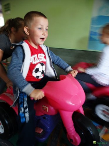 Przedszkolaki z Kadzidła z wizytą w stadninie koni [10.10.2016] - zdjęcie #23 - eOstroleka.pl